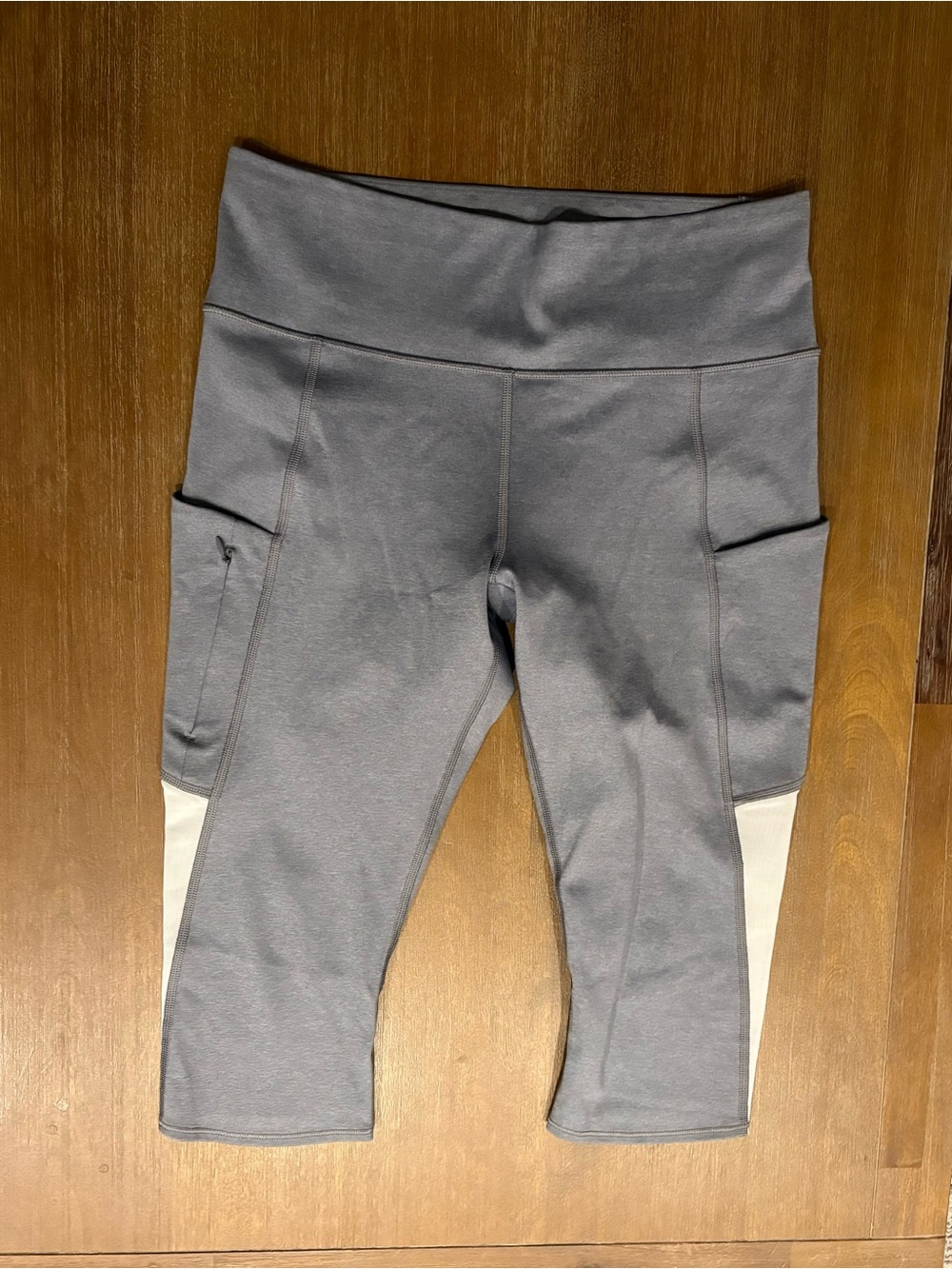 Athleta Gray and White Cropped Leggings with Side Pockets